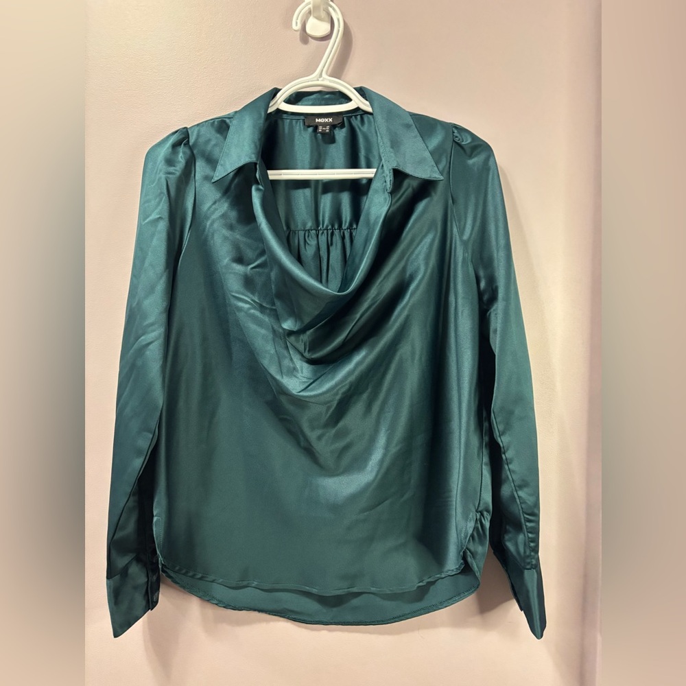 Mexx Emerald Satin Cowl Neck Blouse Business Casual Top Size XS - Picture 2 of 7